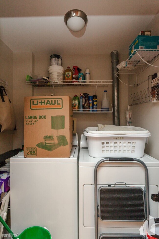 Foto del edificio - 3 br, 3 bath Condo - 845 W Lawrence Ave