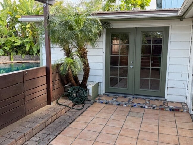 Building Photo - 3 bedroom 2 bath house for Lease