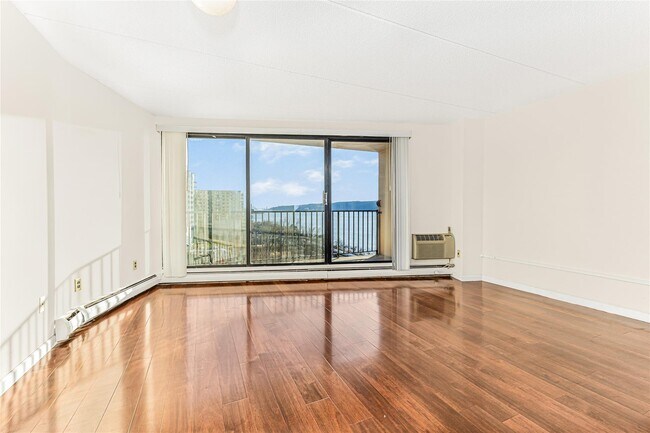 Foto del edificio - 1155 Warburton Ave
