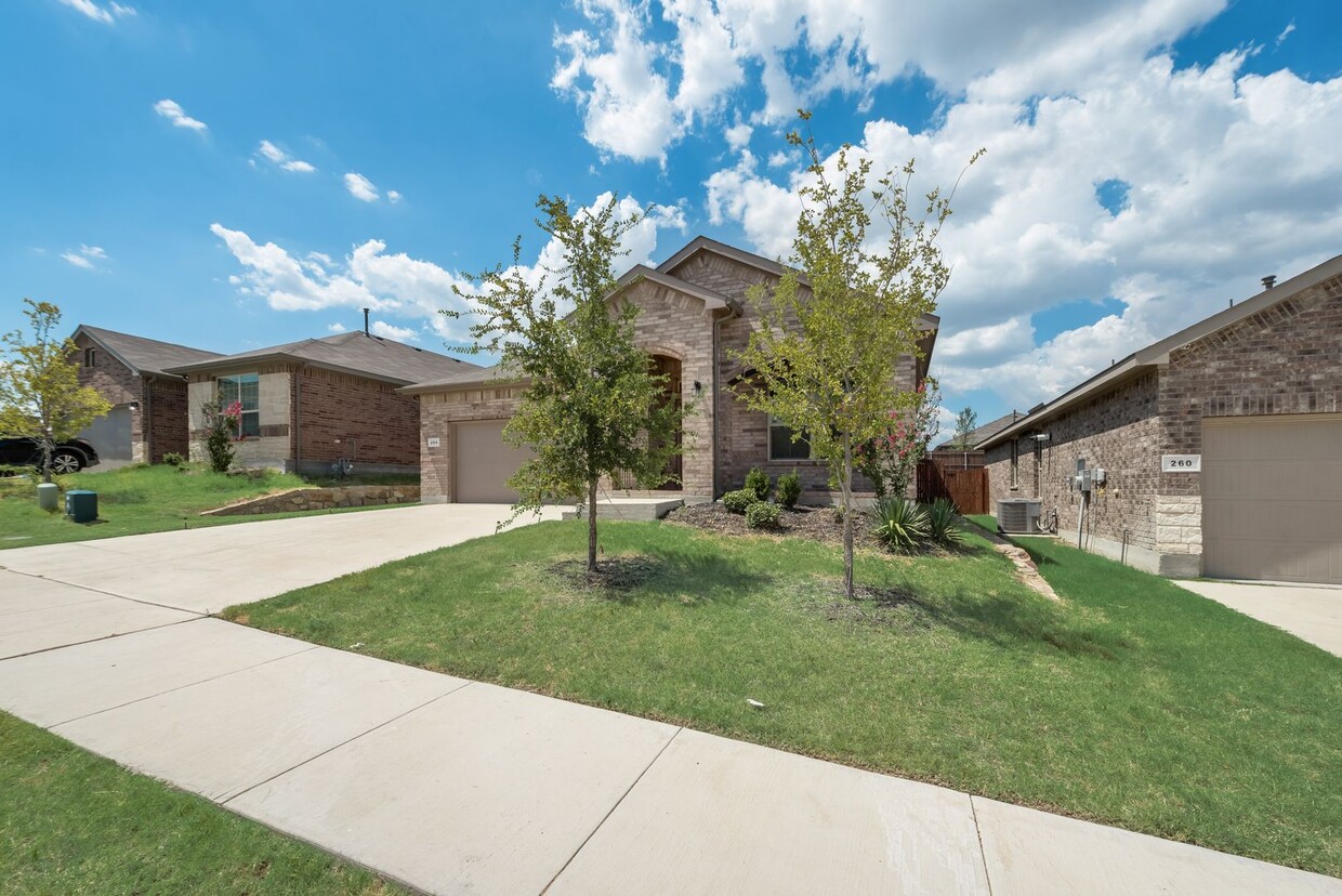 Foto principal - Beautiful move in ready in Haslet!