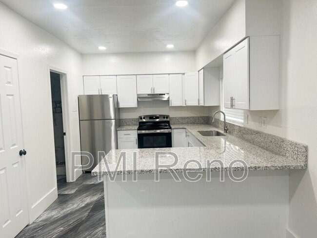 Foto del edificio - 778 Forest St