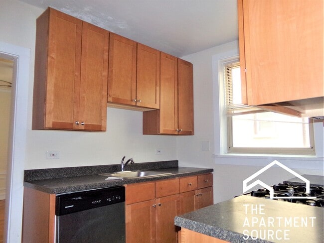Building Photo - 912 Crain St