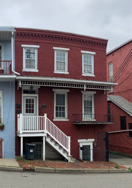 Foto principal - 102 Pine St