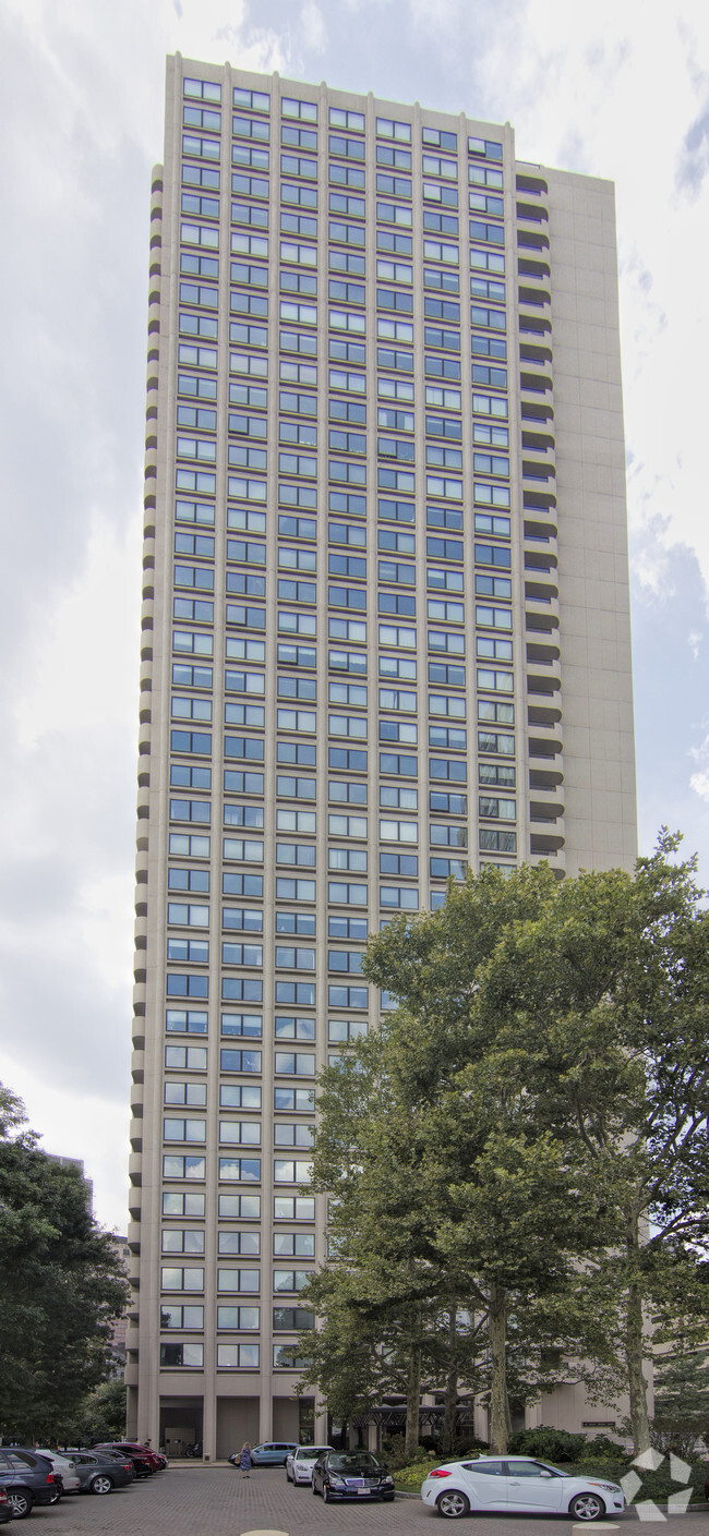 Building Photo - Harbor Towers