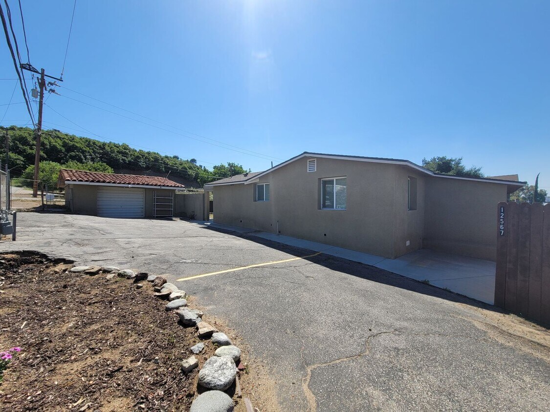 Knoll Dr 12567 Apartment for Rent in Yucaipa, CA