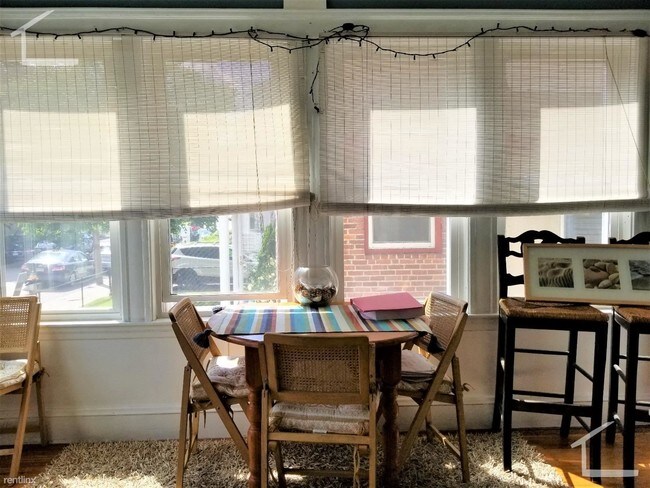 Building Photo - 3 br, 1 bath  - 11 Bothwell Rd # 1Q