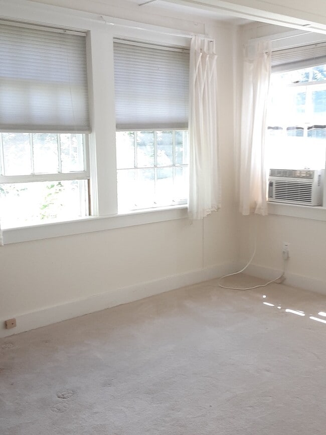 Building Photo - 25B Waterway Rd