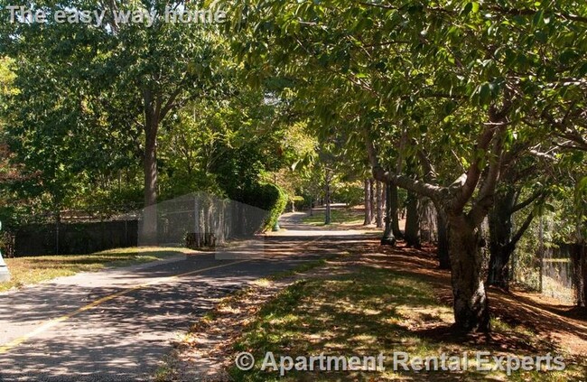 Foto del edificio - 1 Whittemore Ave