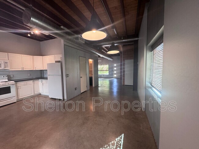 Foto del edificio - 2121 W Hayward Ave