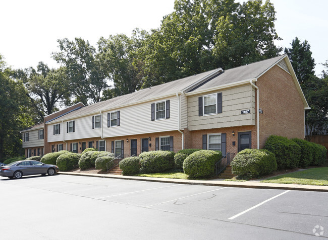 Salem Village Apartments & Townhomes Rentals - Charlotte, NC ...