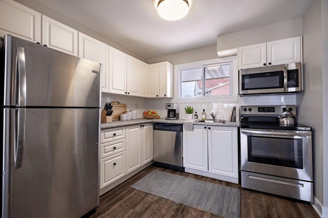Building Photo - Millwood Brownstones