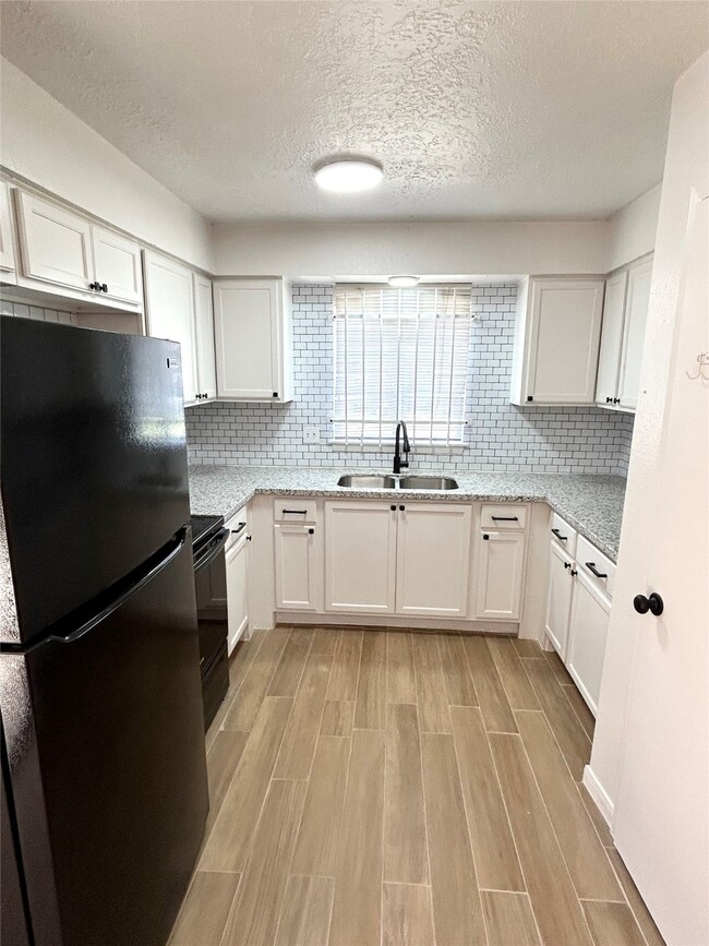 Foto del edificio - 15412 Chipman Ln.