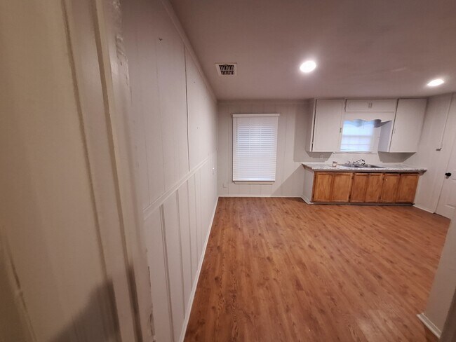 Building Photo - 2312 Fincher Rd