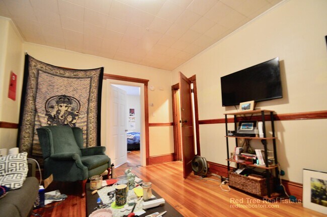 Building Photo - 145 Marcella St