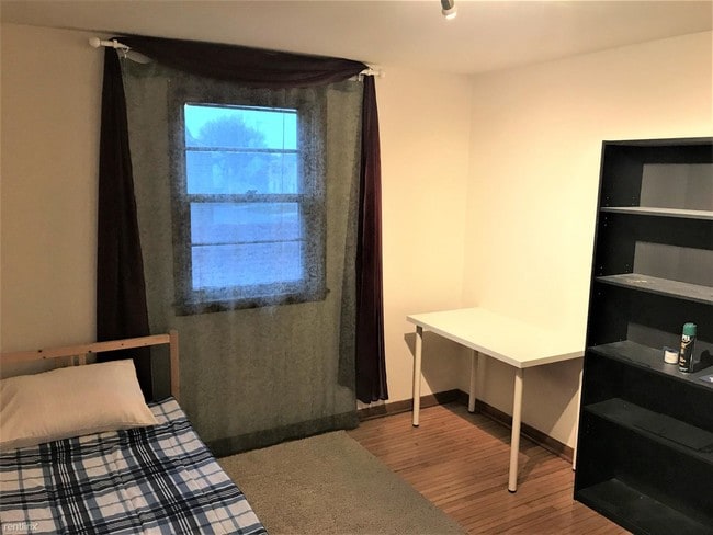 Building Photo - 1 br, 1 bath House - 1015 Eggert Road Unit 2