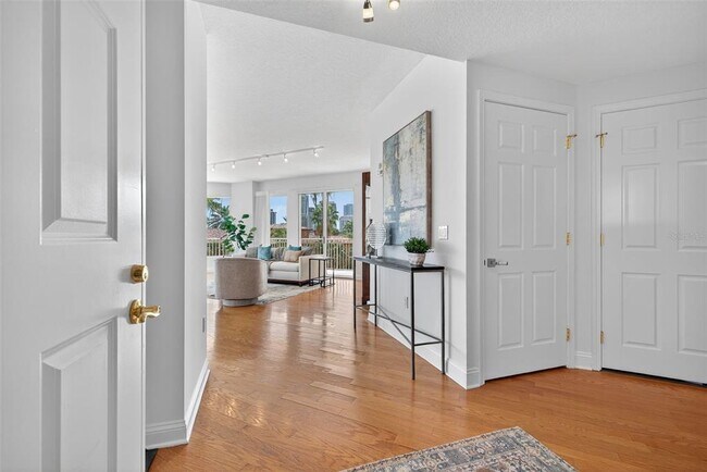 Foto del edificio - 555 5th Ave NE