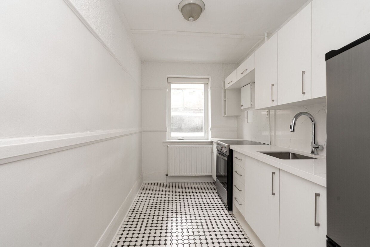 100 Vaughan Rd, Toronto, ON M6C 2M2 Apartments 100 Vaughan Rd Toronto