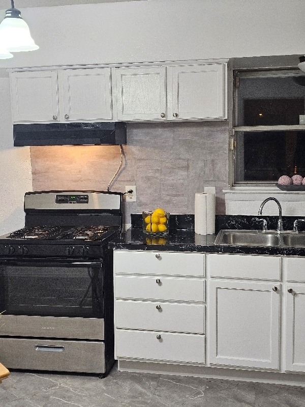 Foto del edificio - 4011 Happy Canyon Dr