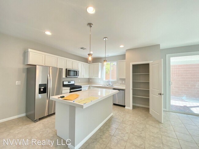 Building Photo - 3 br, 2.5 bath House - 8951 Eudora Ave
