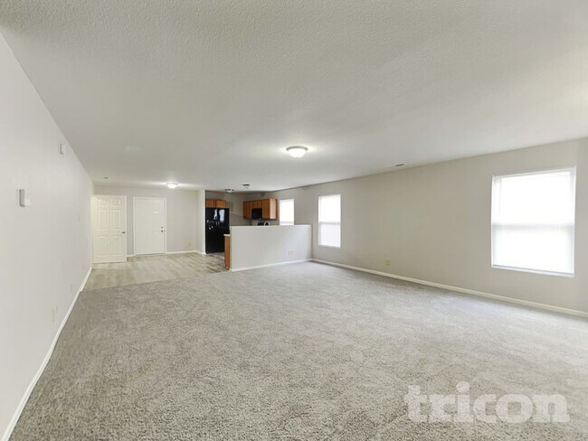 Foto del edificio - 8039 Retreat Ln