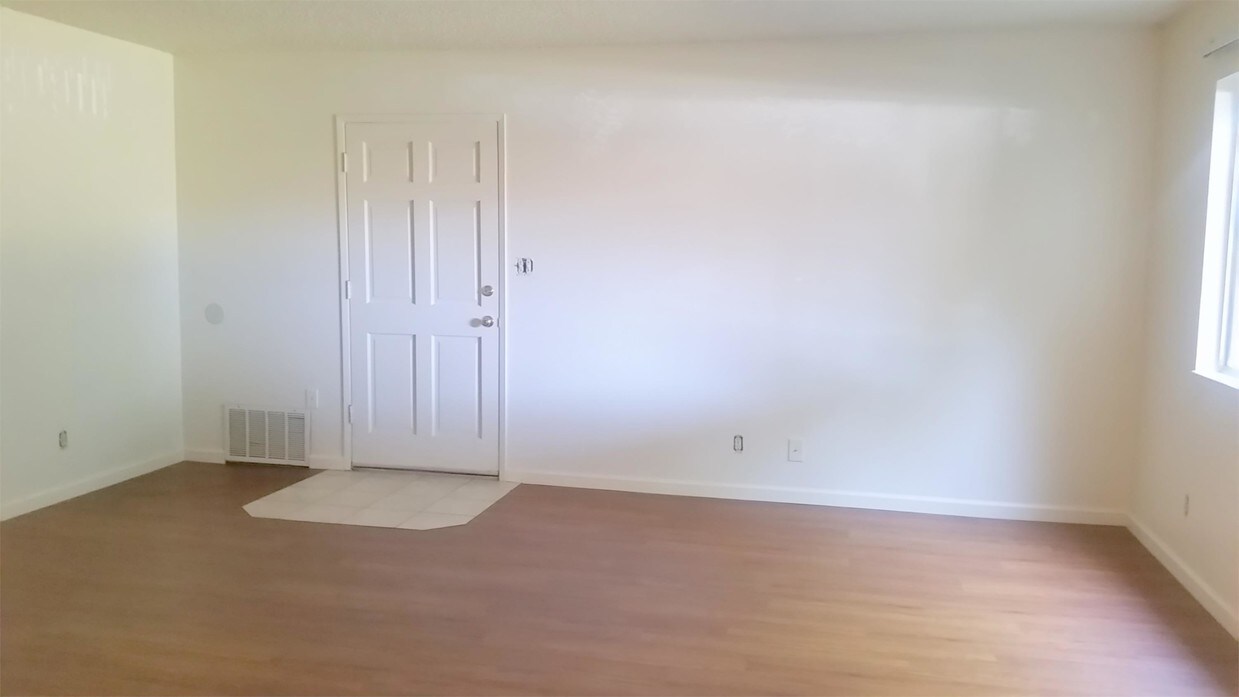 Foto principal - 1620 Neal Dow Ave