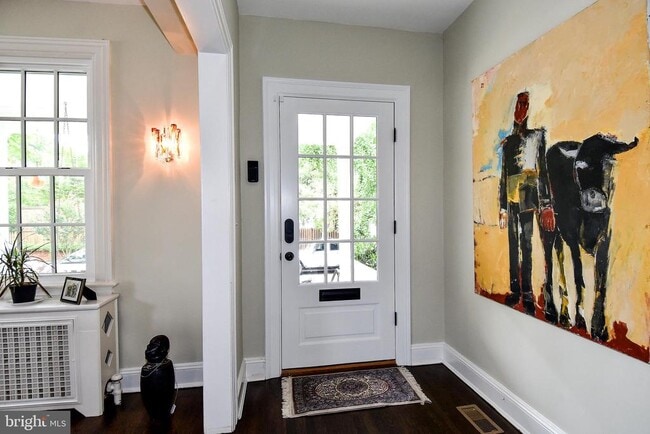 Building Photo - 2426 Observatory Pl NW