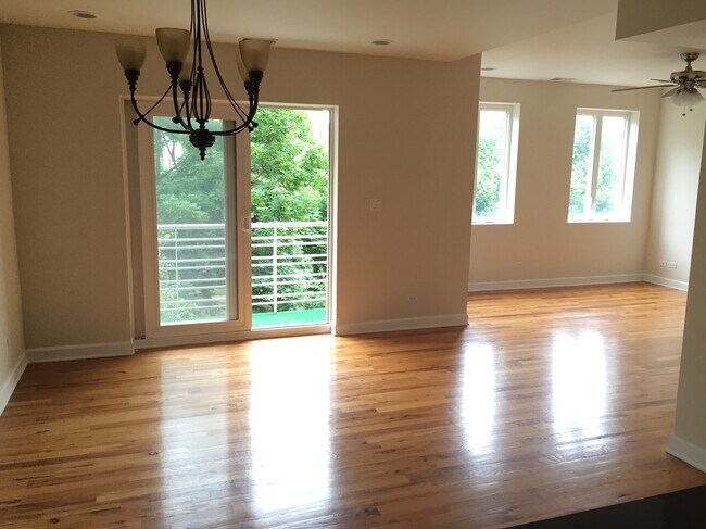 Foto del edificio - 2217 W Farwell Ave