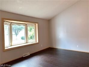Foto principal - 6650 Forest Glen Ave
