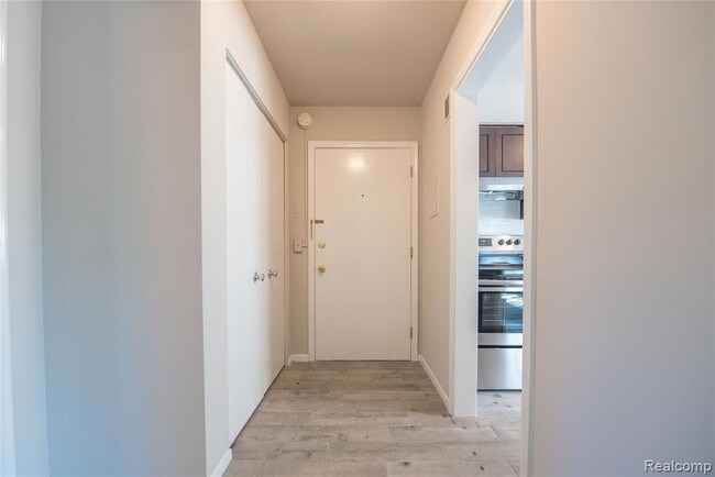 Foto del edificio - 25885 Jefferson Ave
