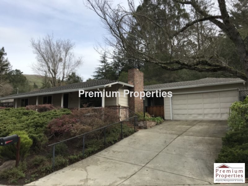 23 Lavina Ct, Orinda, CA 94563 House for Rent in Orinda, CA