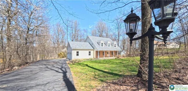 Foto del edificio - 5709 Fox Ln