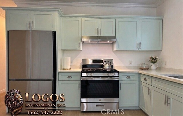 Foto del edificio - 956 E 43rd St