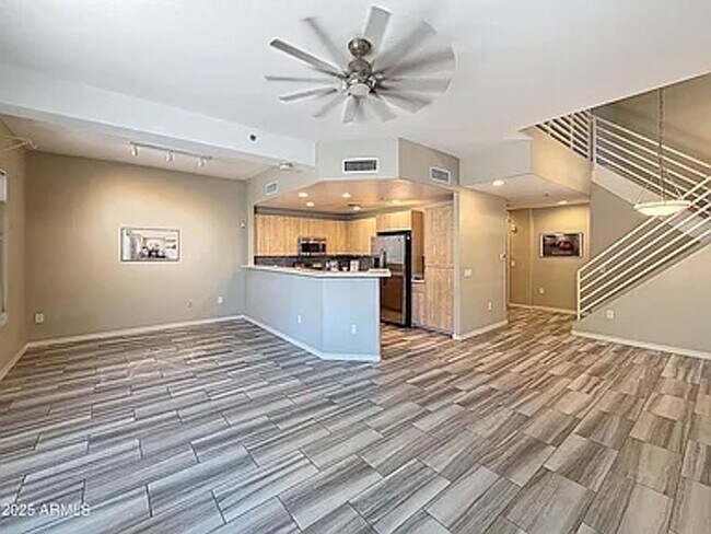 Building Photo - Charming 2BR Townhome in Phoenix