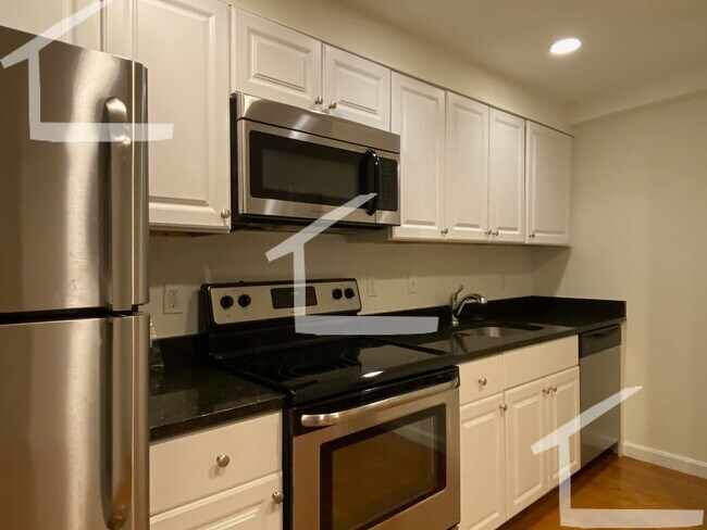 Foto del edificio - Three Bed Apartment For Rent