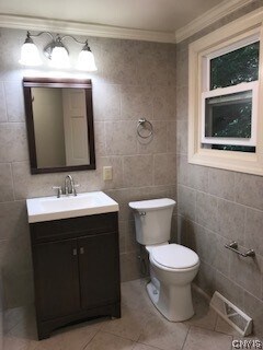 Building Photo - 131 Houston Ave