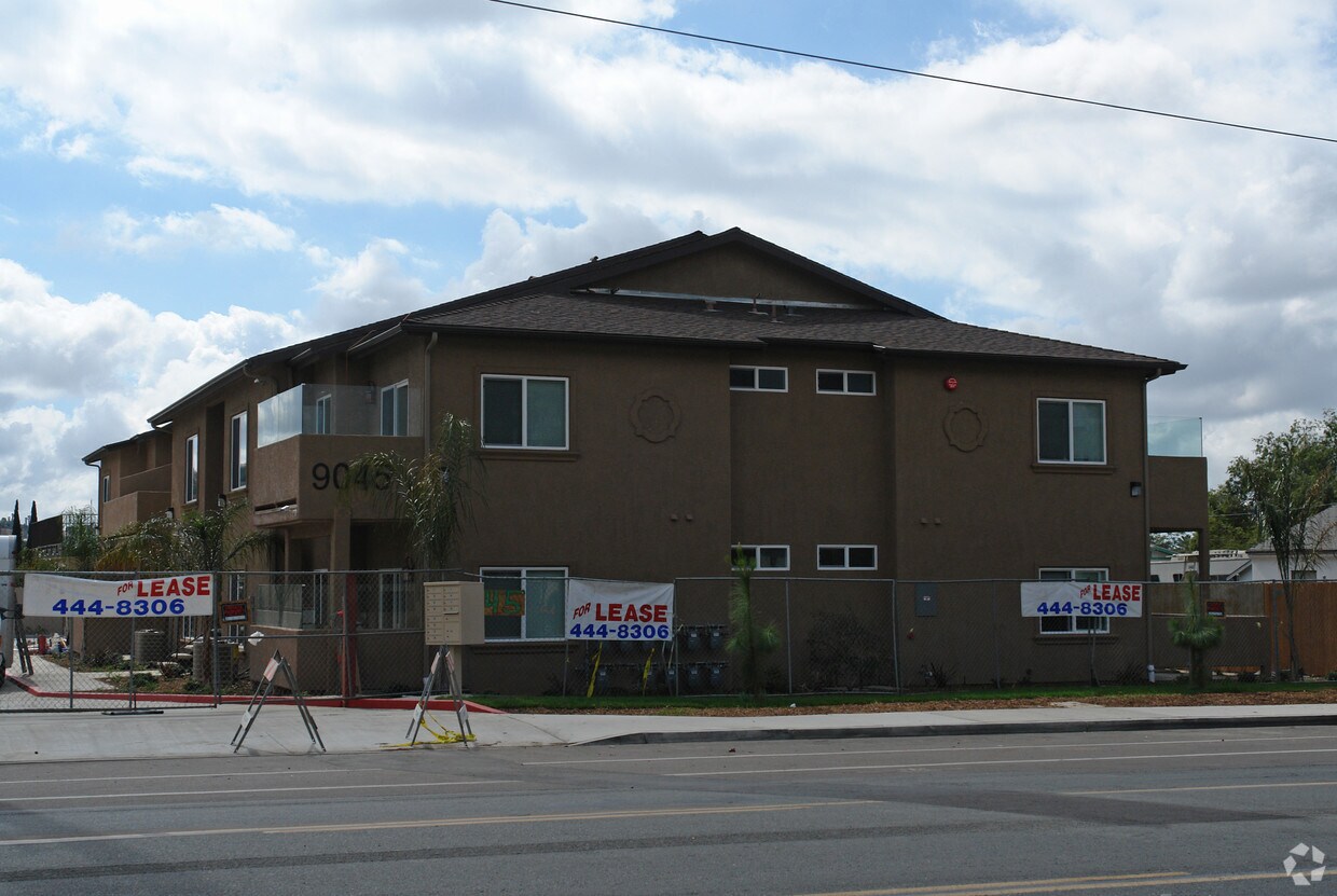 Foto del edificio - 9045 Kenwood Dr