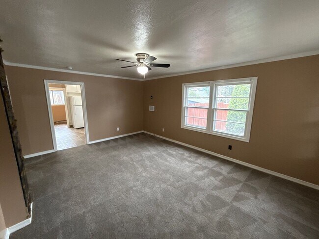 Foto del edificio - 465 Madrona Ave SE