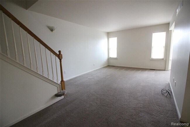 Building Photo - 8807 Hardwood Dr