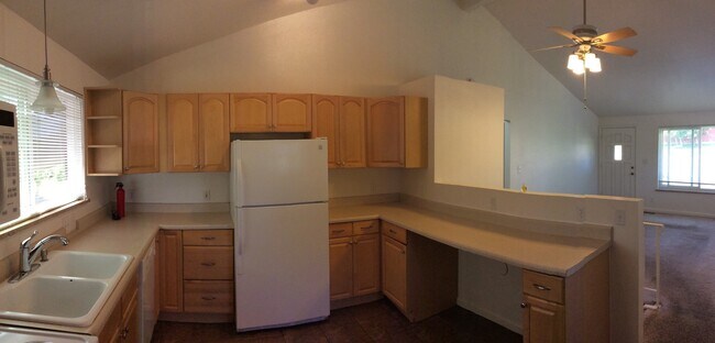 Photo - 700-702-702 S Lashley Ln Apartment