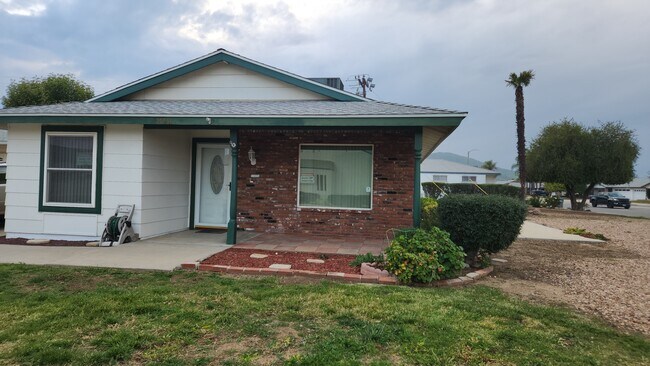 Frente - 27961 Winged Foot Dr