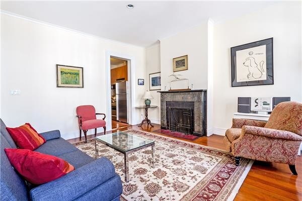 Foto del edificio - 36 W 11th St