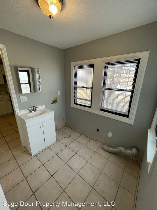 Foto del edificio - 3 br, 2 bath House - 2420 E 51st Street