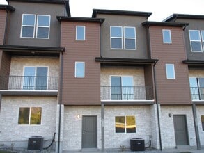 Building Photo - 411 N 300 W