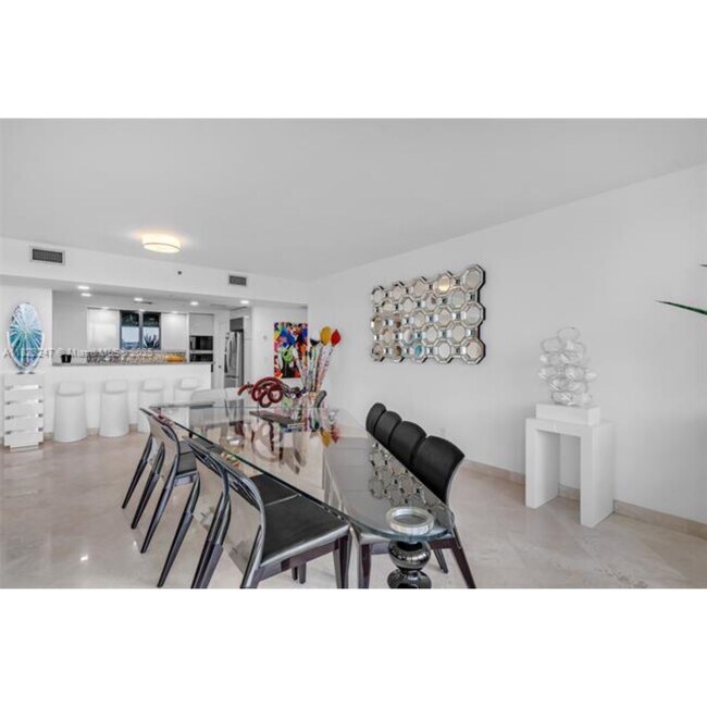 Building Photo - 1643 Brickell Ave