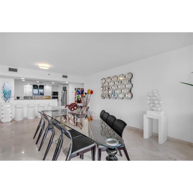 Foto del edificio - 1643 Brickell Ave