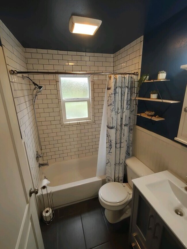 Foto del edificio - Located 1 block from Ocean Shores. 3bd 2ba & attached garage