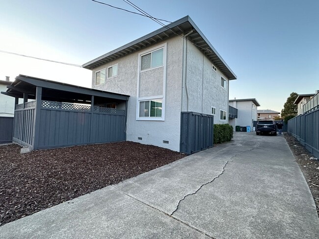 Building Photo - 1339 Rose St