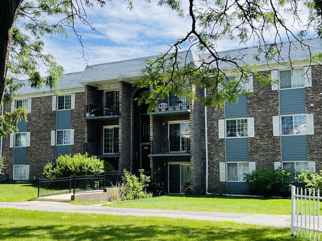 Primary Photo - 1511 N Windsor Dr