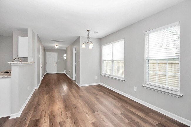 Building Photo - 3530 Crestridge Dr