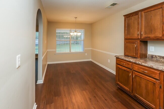 Building Photo - 6205 Morgan Manor Cove